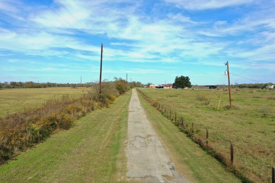 More Photos Of 1226 San Marcos Hwy, Luling Land For Sale