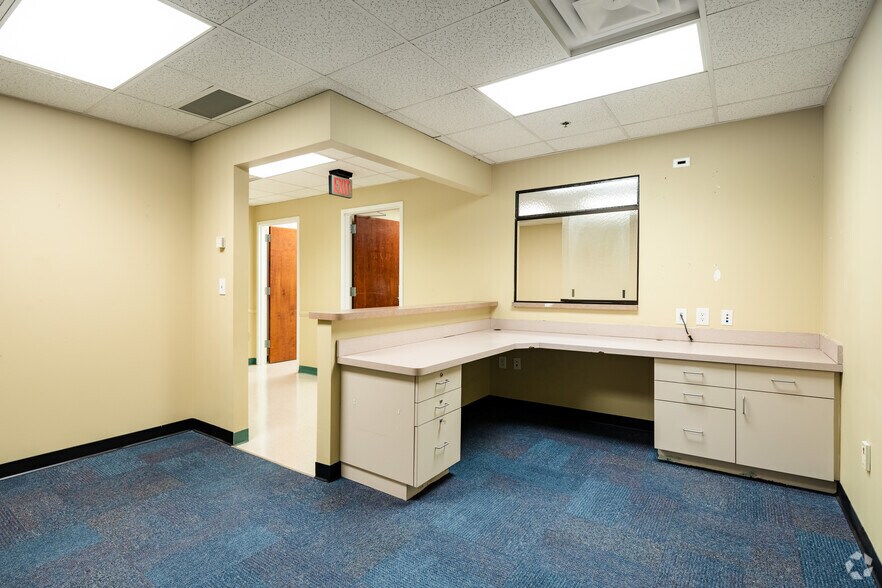 More Photos Of 100 Market Place Blvd, Cartersville Unknown For Lease