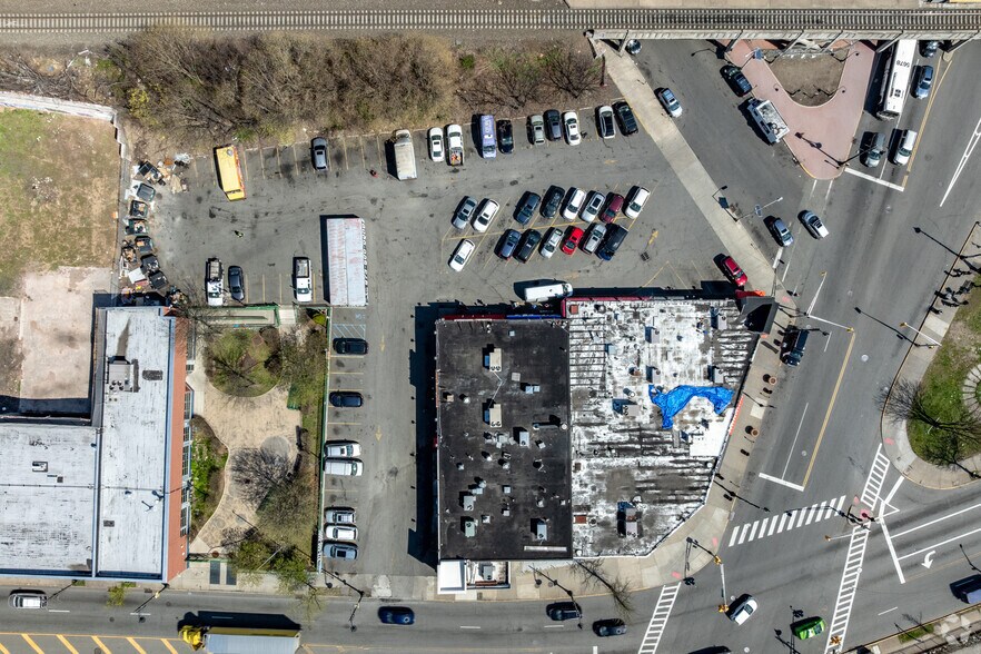 More Photos Of 237-251 Market St, Paterson Storefront Retail Office For Lease