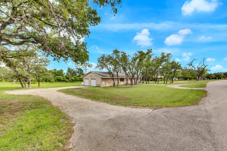 More Photos Of 101 Retha Dr, Dripping Springs Specialty For Sale