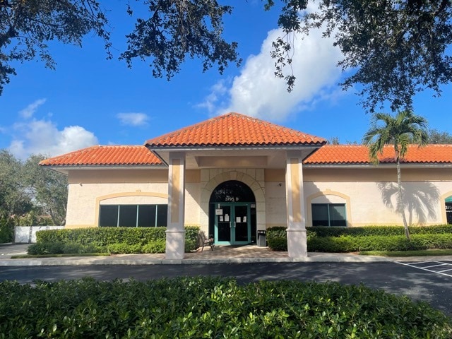 Primary Photo Of 3795 Boynton Beach Blvd, Boynton Beach Medical For Lease
