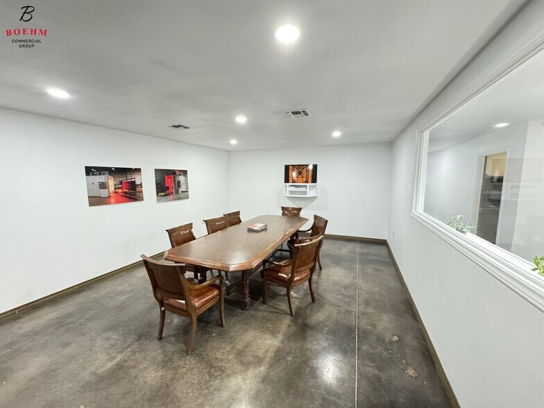 More Photos Of 2 Hill View Ln, Boerne Warehouse For Lease