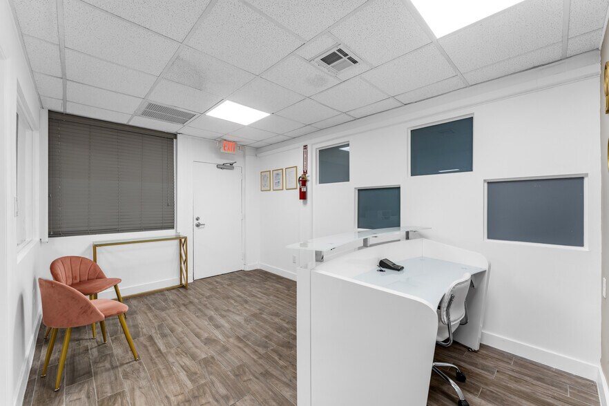More Photos Of 8390 W Flagler St, Miami Office Residential For Lease