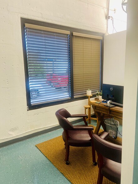 More Photos Of 1211 Okeechobee Rd, West Palm Beach Warehouse For Lease