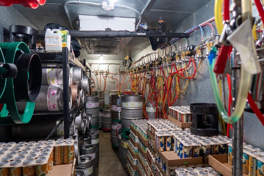 More Photos Of 1700-1712 1/2 W Sunset Blvd, Los Angeles Apartments For Lease