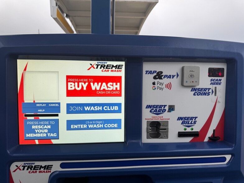 More Photos Of 4 N Barrington Rd, Streamwood Carwash For Sale