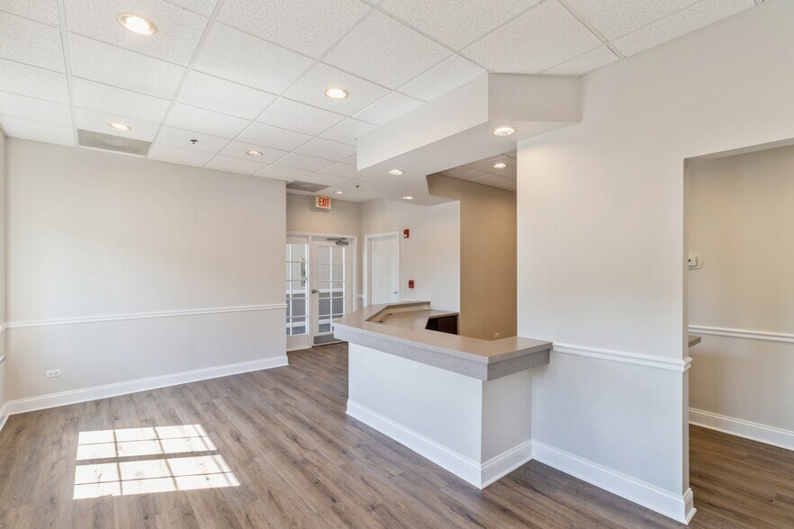 More Photos Of 6475 Washington St, Gurnee Office For Sale