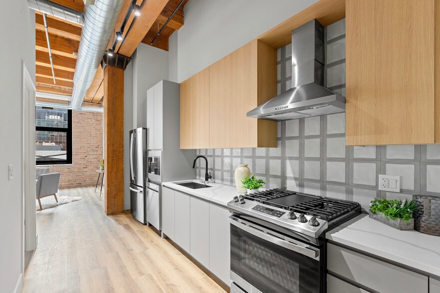 More Photos Of 153 W Ohio St, Chicago Apartments For Sale