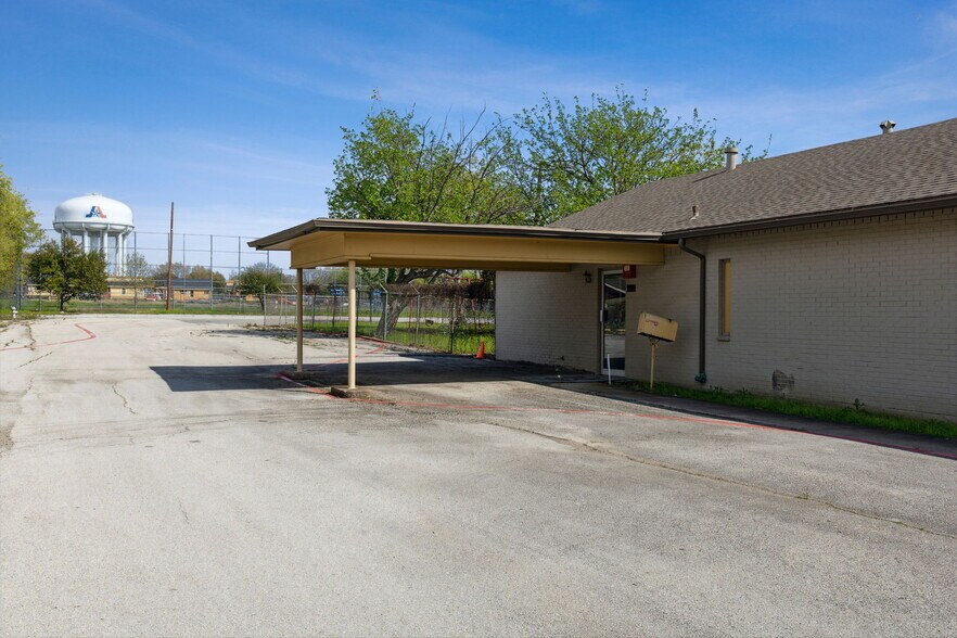 More Photos Of 1919 S Collins St, Arlington Religious Facility For Sale