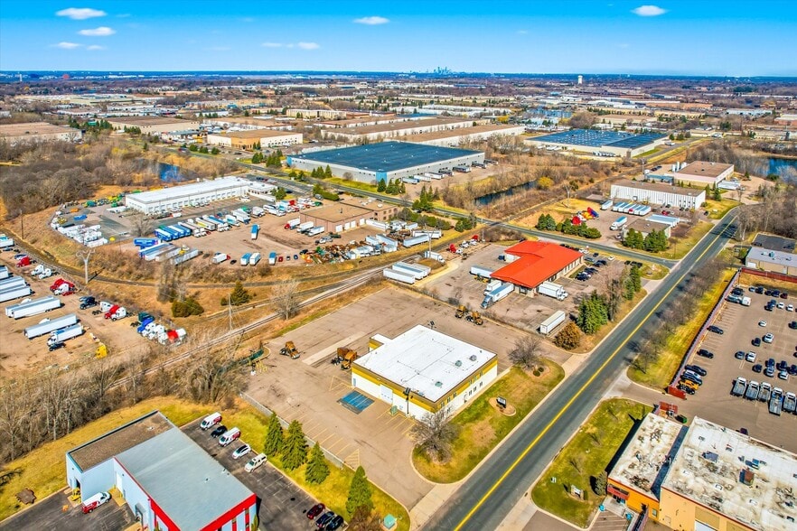 More Photos Of 3321 Mike Collins Dr, Eagan Service For Lease