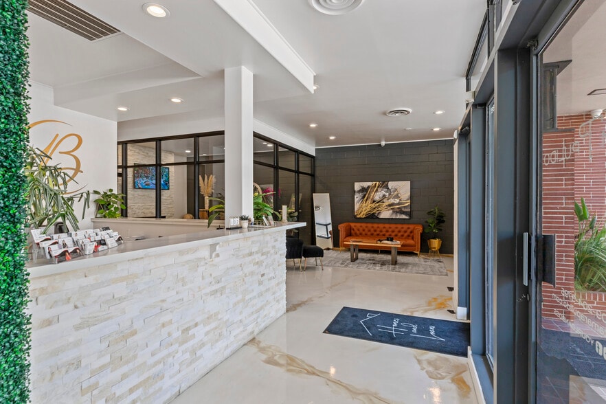 More Photos Of 823 15th St, Modesto Office For Sale