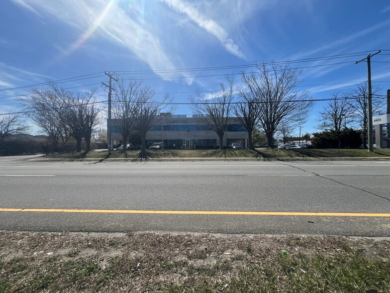 More Photos Of 4400 Veterans Memorial Hwy, Holbrook Office For Sale