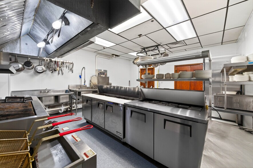 More Photos Of 122 Cayuga St, Fulton Restaurant For Sale