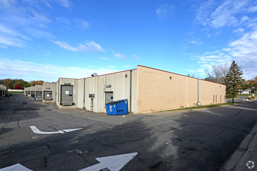 More Photos Of 1600 Gervais Ave, Maplewood Warehouse For Lease