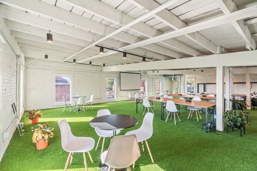 More Photos Of 828 N Broadway St, Knoxville Coworking Space