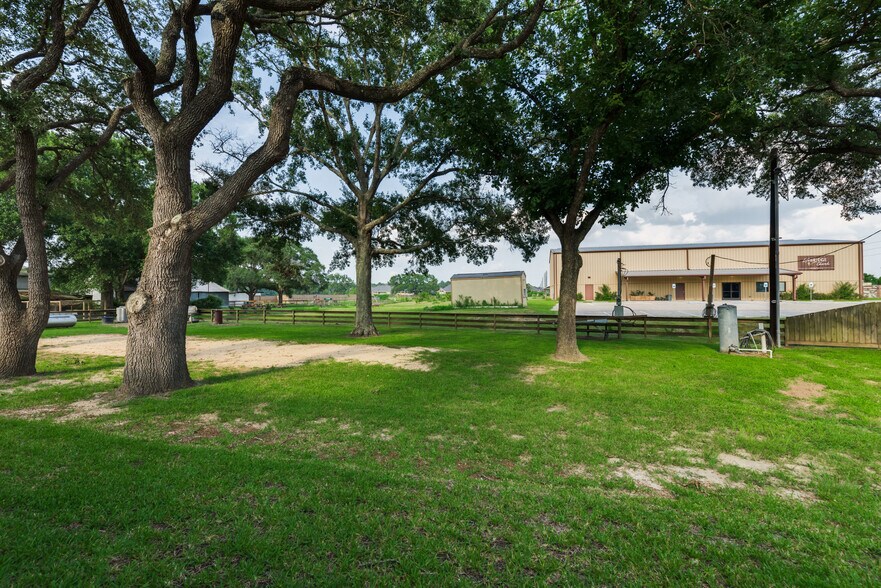 More Photos Of 16610 Mueschke Rd, Cypress Office Residential For Lease