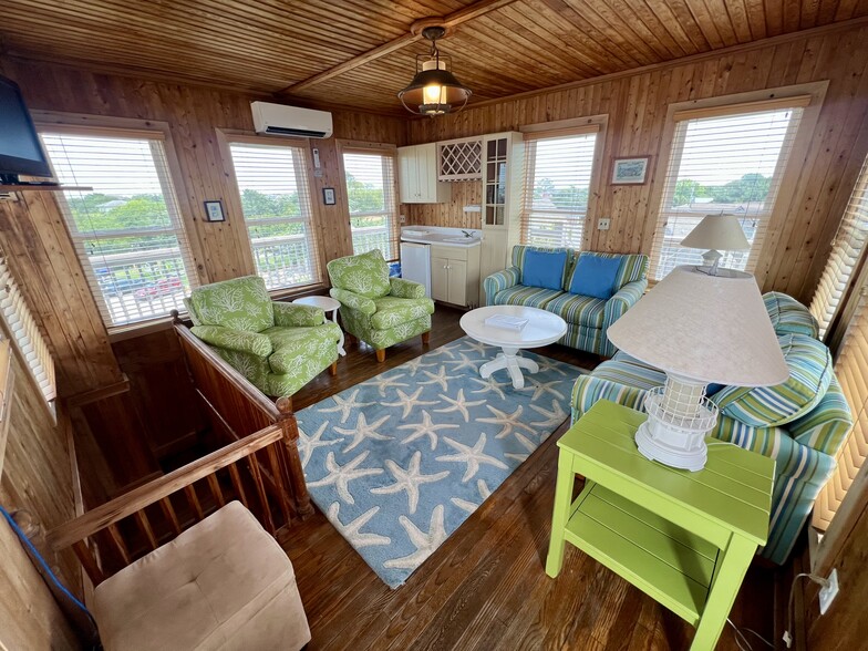 More Photos Of 155 Silver Lake Dr, Ocracoke Hospitality For Sale