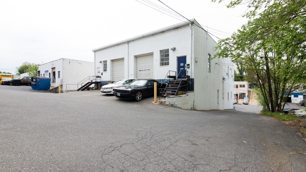 More Photos Of 4225-4229 Howard Ave, Kensington Warehouse For Lease