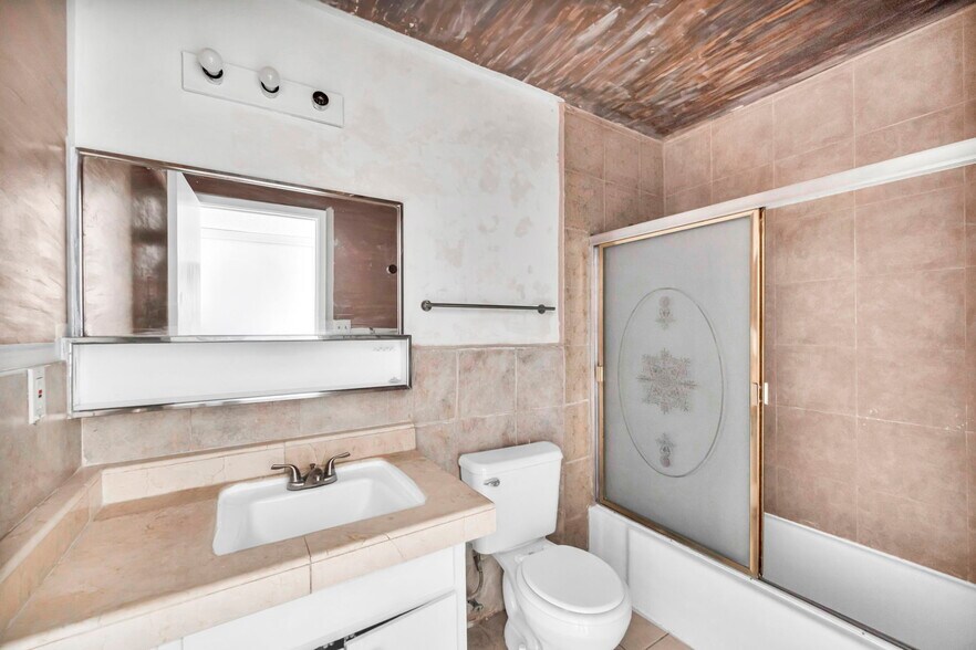 More Photos Of 1165 Sierra Vista Dr, Las Vegas Apartments For Sale