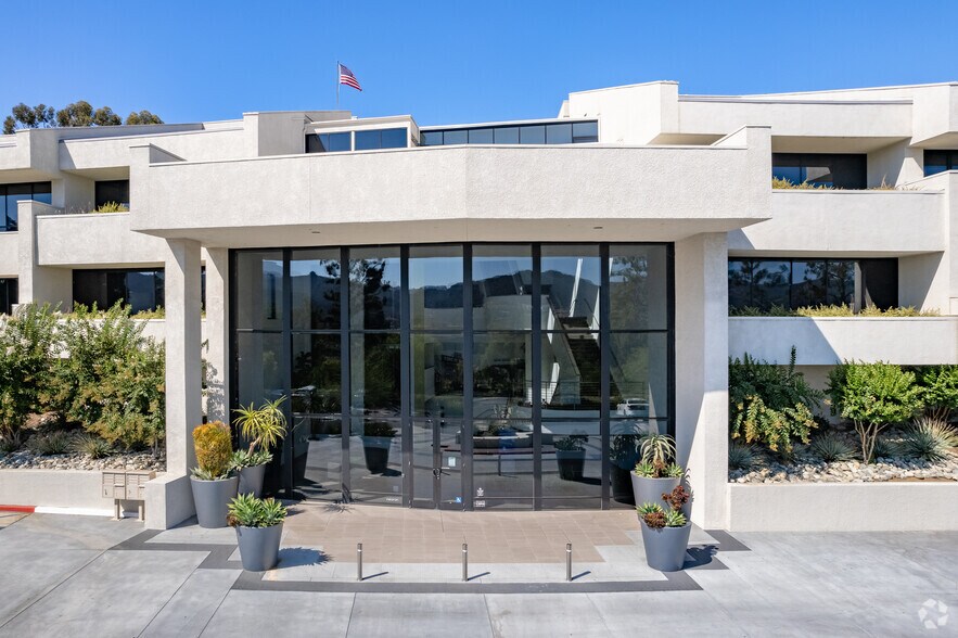 More Photos Of 515 Marin St, Thousand Oaks Office For Lease