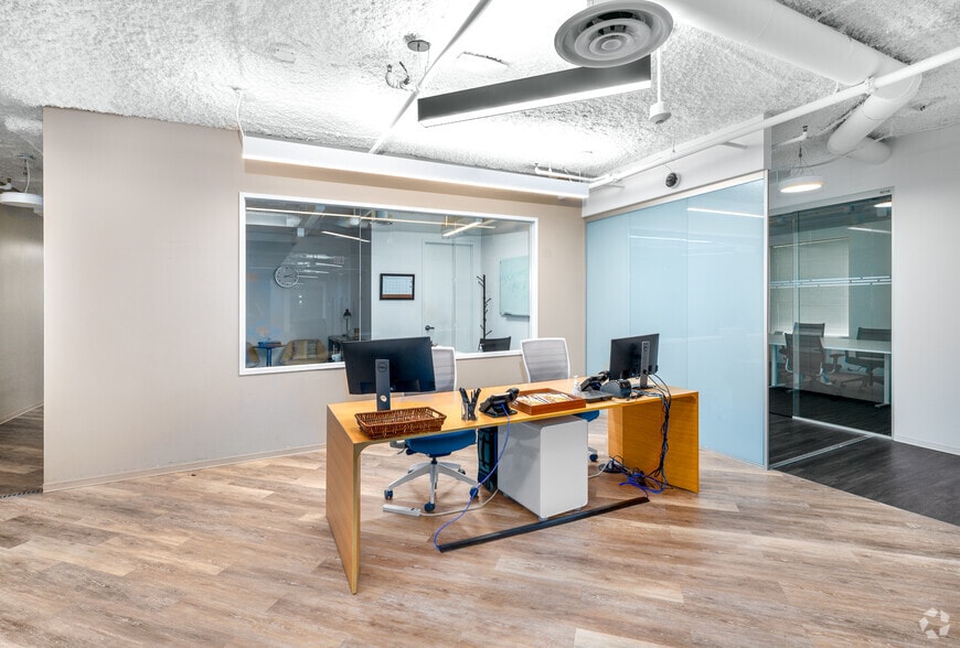 More Photos Of 1015 15th St NW, Washington Coworking Space