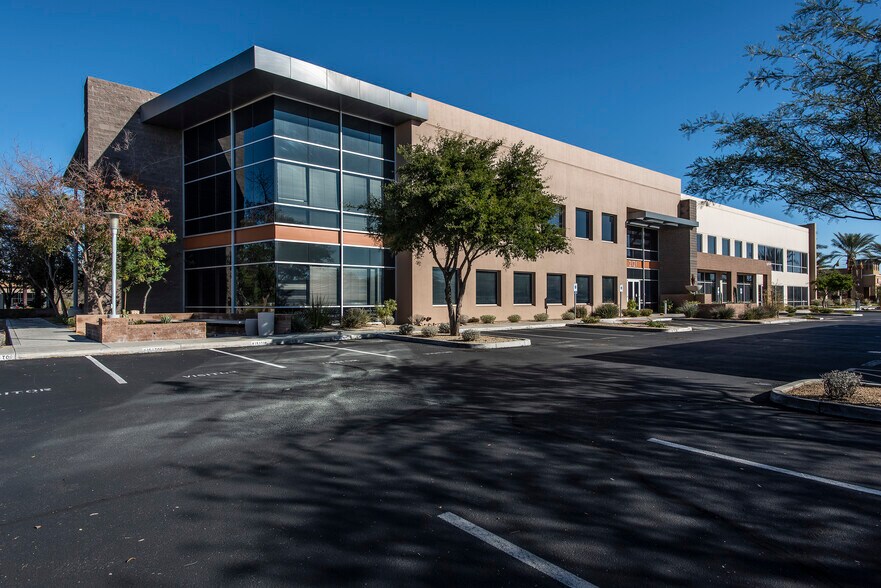 More Photos Of 2121 W Chandler Blvd, Chandler Office For Lease