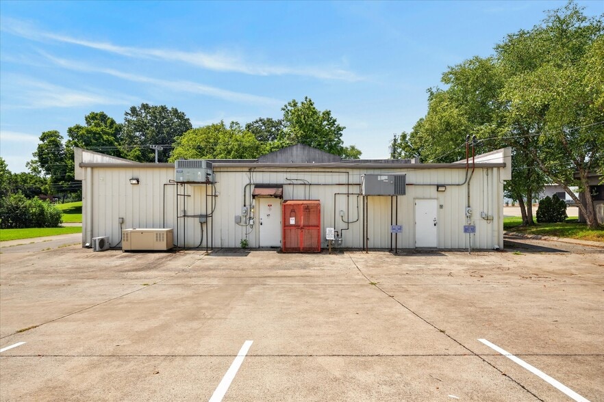 More Photos Of 2143a-2145 Old Ashland City Rd, Clarksville Freestanding For Lease