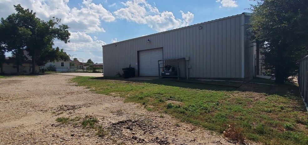 More Photos Of 503 S 1st St, Temple Warehouse For Lease
