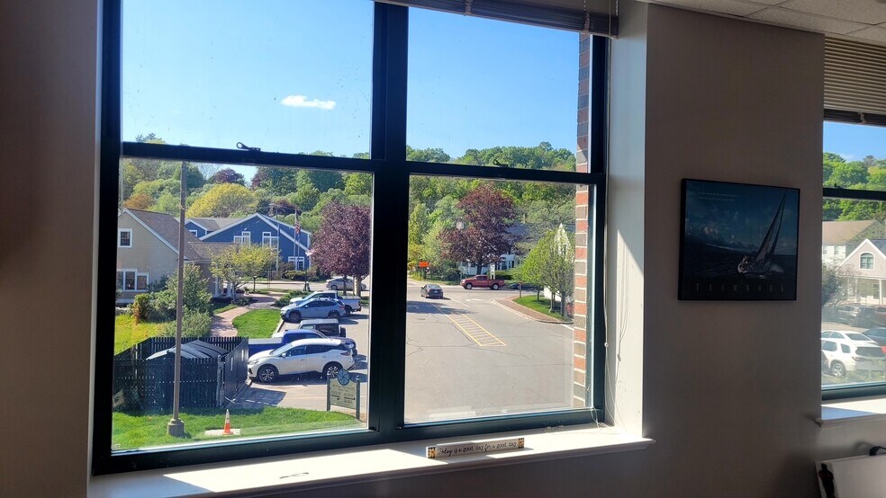 More Photos Of 11 Bowdoin Mill Is, Topsham Office For Lease
