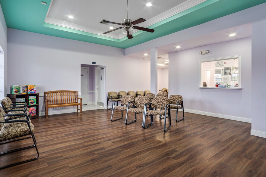 More Photos Of 5506 Broadway Blvd, Garland Medical For Sale