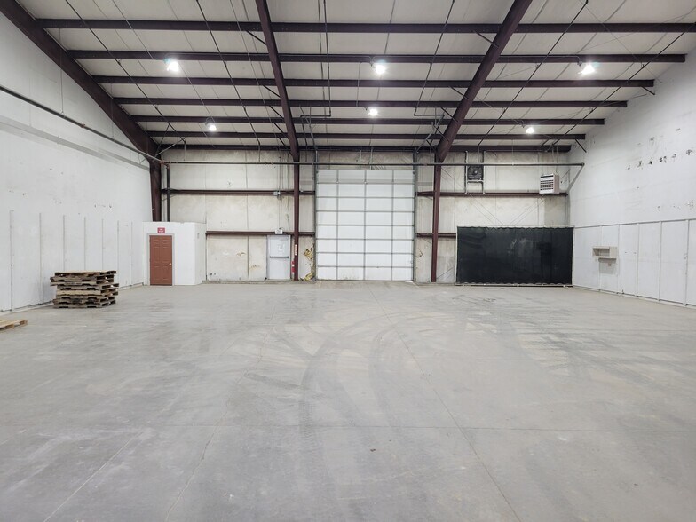 More Photos Of 500 NW Cherry Ln, Madras Industrial For Sale