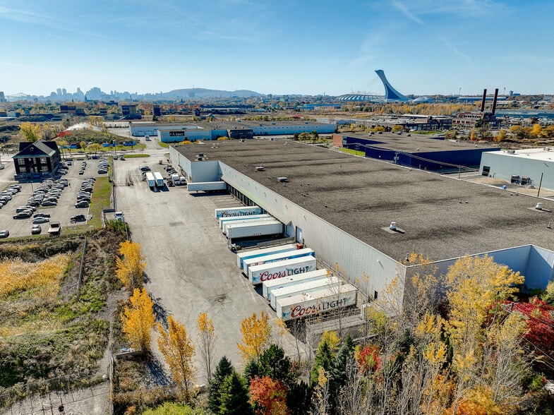 More Photos Of 1601 Rue Dickson, Montréal Distribution For Lease