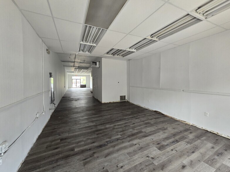 More Photos Of 88 Main St, Madison Freestanding For Sale