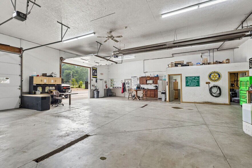 More Photos Of 3220 McCartney Rd, Youngstown General Retail For Sale