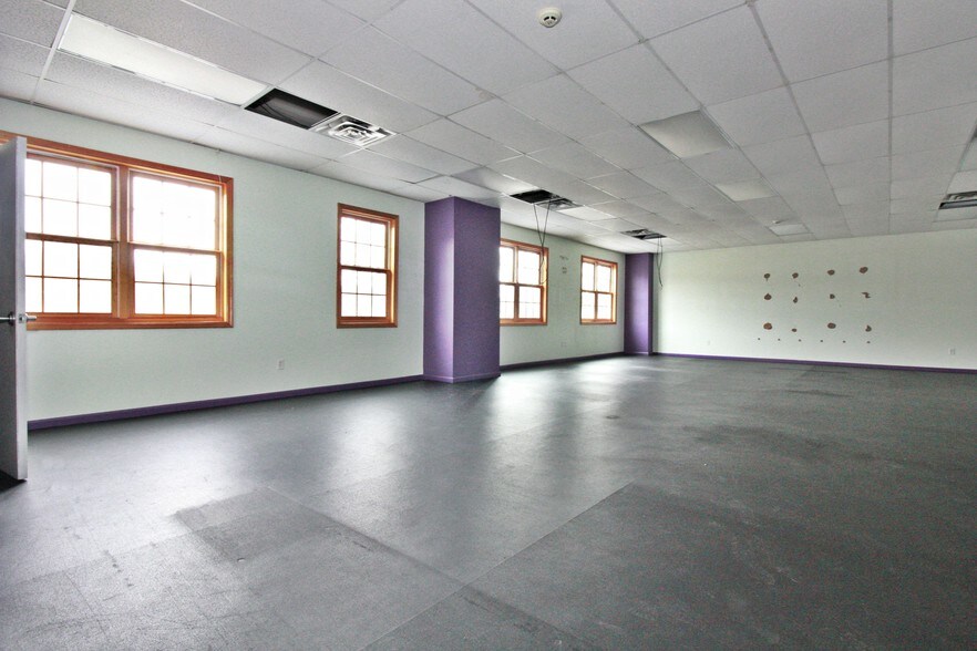 More Photos Of 17 Peekskill Hollow Rd, Putnam Valley Loft Creative Space For Lease