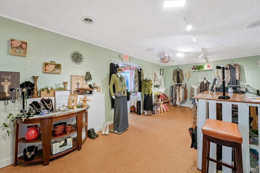 More Photos Of 2665 J Maddy Pky, Interlochen Storefront For Sale