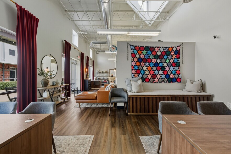 More Photos Of 1320 Ellsworth Industrial Dr, Atlanta Loft Creative Space For Lease