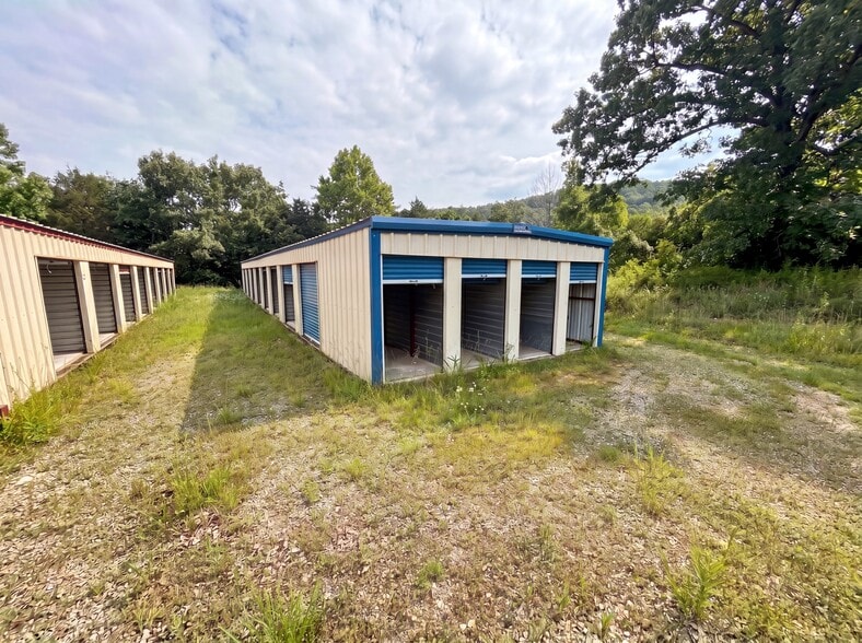 More Photos Of 199 Stateline Dr, Holiday Island Self Storage For Sale