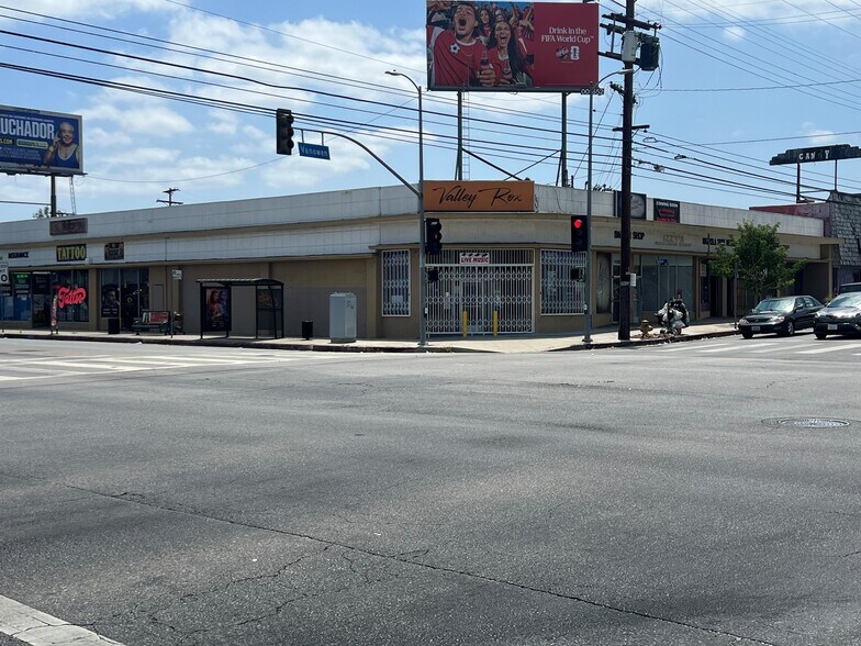 Primary Photo Of 19300-19306 Vanowen St, Reseda Storefront For Lease