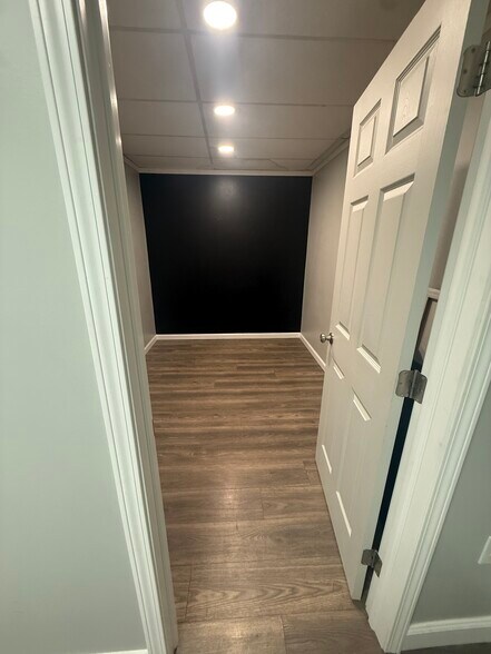More Photos Of 308 E Molloy Rd, Syracuse Storefront Retail Office For Lease