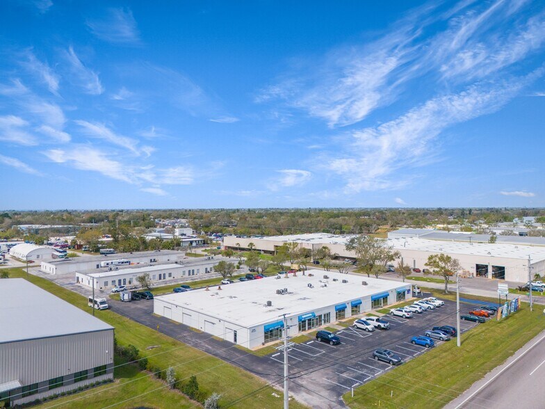 More Photos Of 1410 Commerce Blvd, Sarasota Flex For Lease