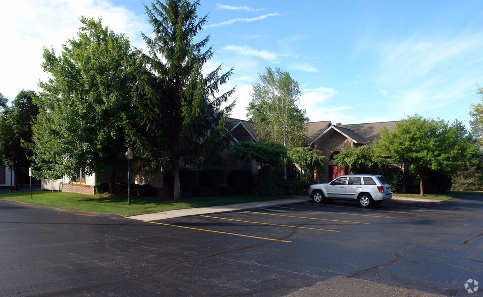 Primary Photo Of 1097 Union Lake Rd, White Lake Township Medical For Lease