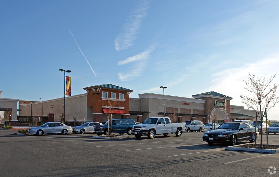 More Photos Of 7431 W Stockton Blvd, Sacramento Freestanding For Lease
