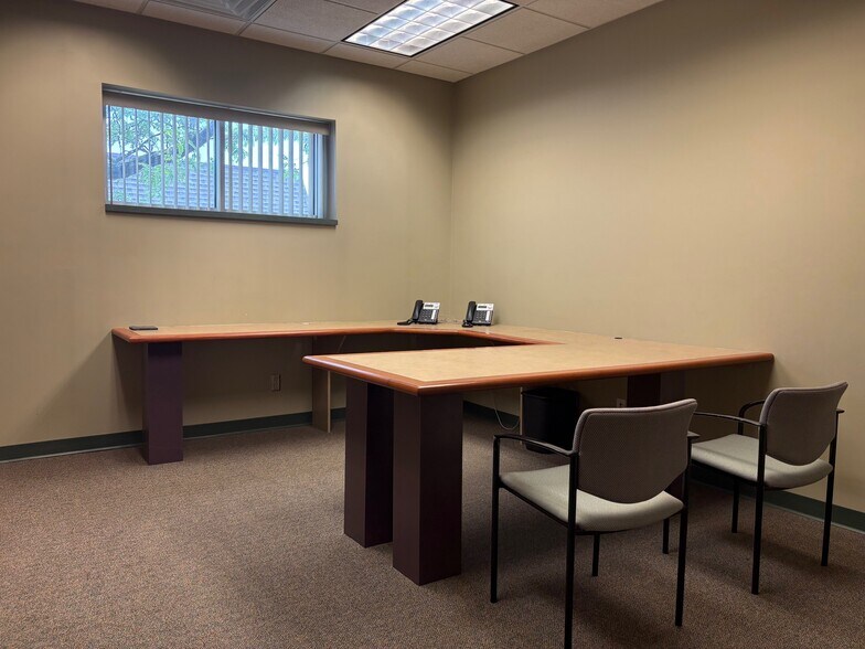 More Photos Of 1822 Ford Ave, Wyandotte Office For Sale