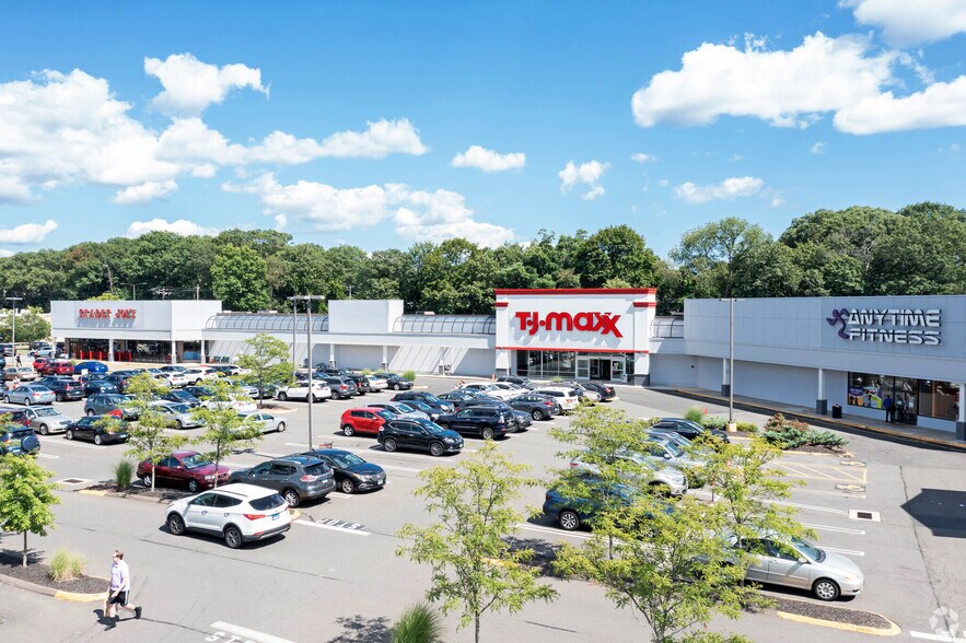 Primary Photo Of 550-560 Boston Post Rd, Orange Unknown For Lease