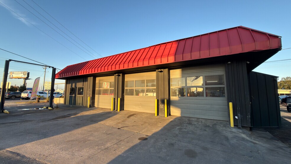 More Photos Of 5275 N Davis Hwy, Pensacola Auto Repair For Sale