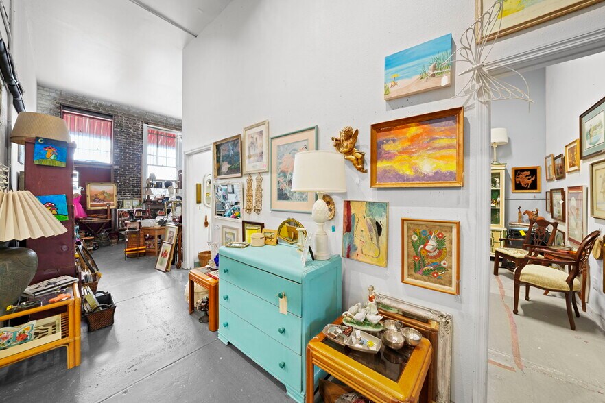 More Photos Of 4707-4709 N Florida Ave, Tampa General Retail For Lease