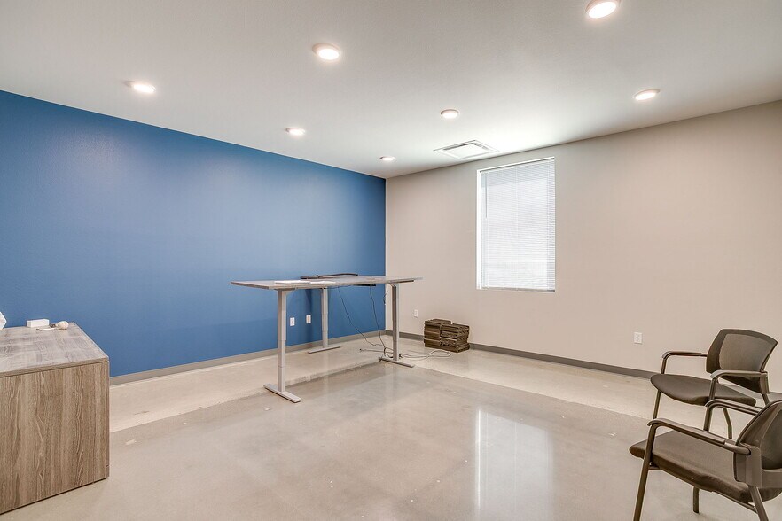 More Photos Of 1510 Markum Ranch Rd, Fort Worth Warehouse For Lease