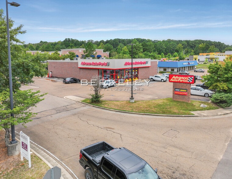 More Photos Of 2590 Jackson Ave W, Oxford Freestanding For Sale