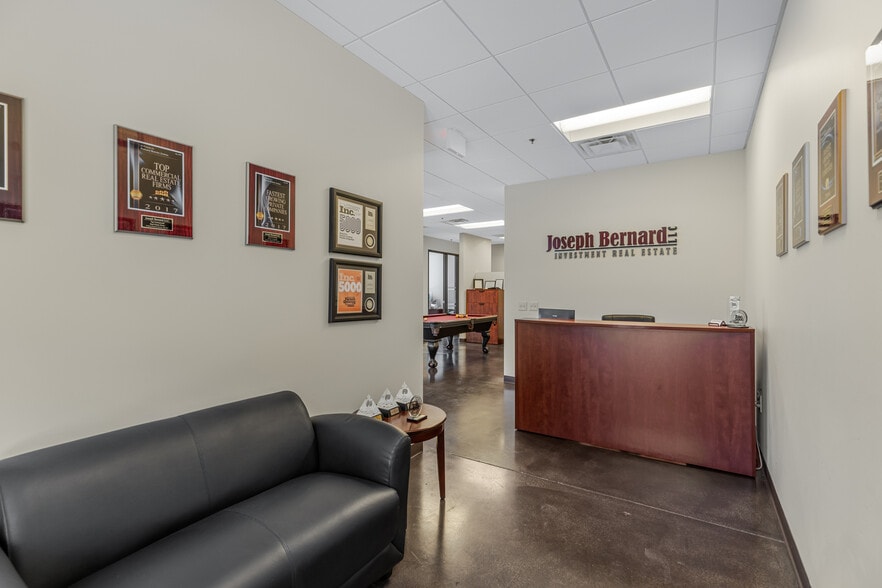 More Photos Of 9927 E Bell Rd, Scottsdale Medical For Sale